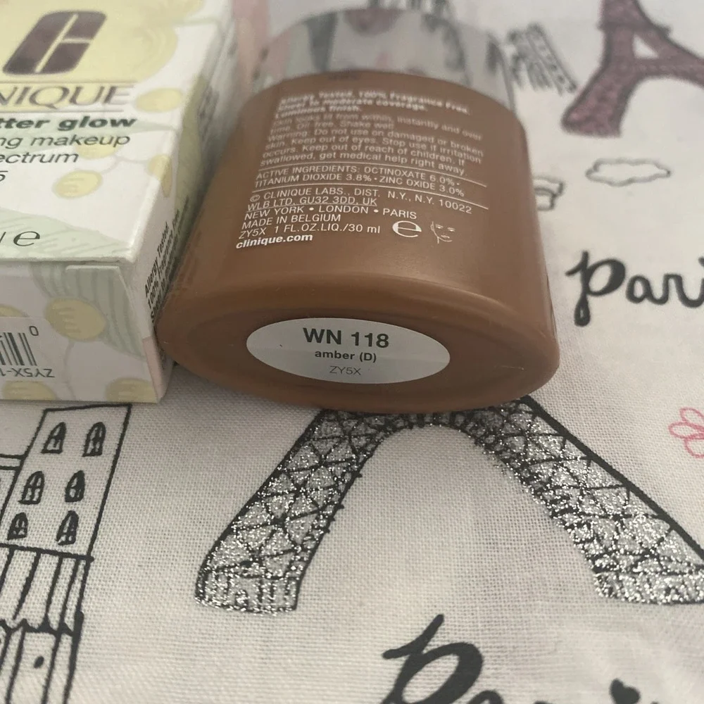 Clinique Even Better Glow Spf 15  WM 118 Amber 1oz/30ml Discontinued